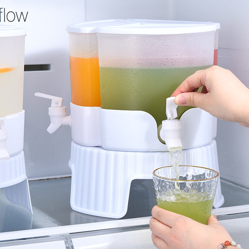 Large Capacity Refrigerator Rotating Cold Water Bottle With Faucet